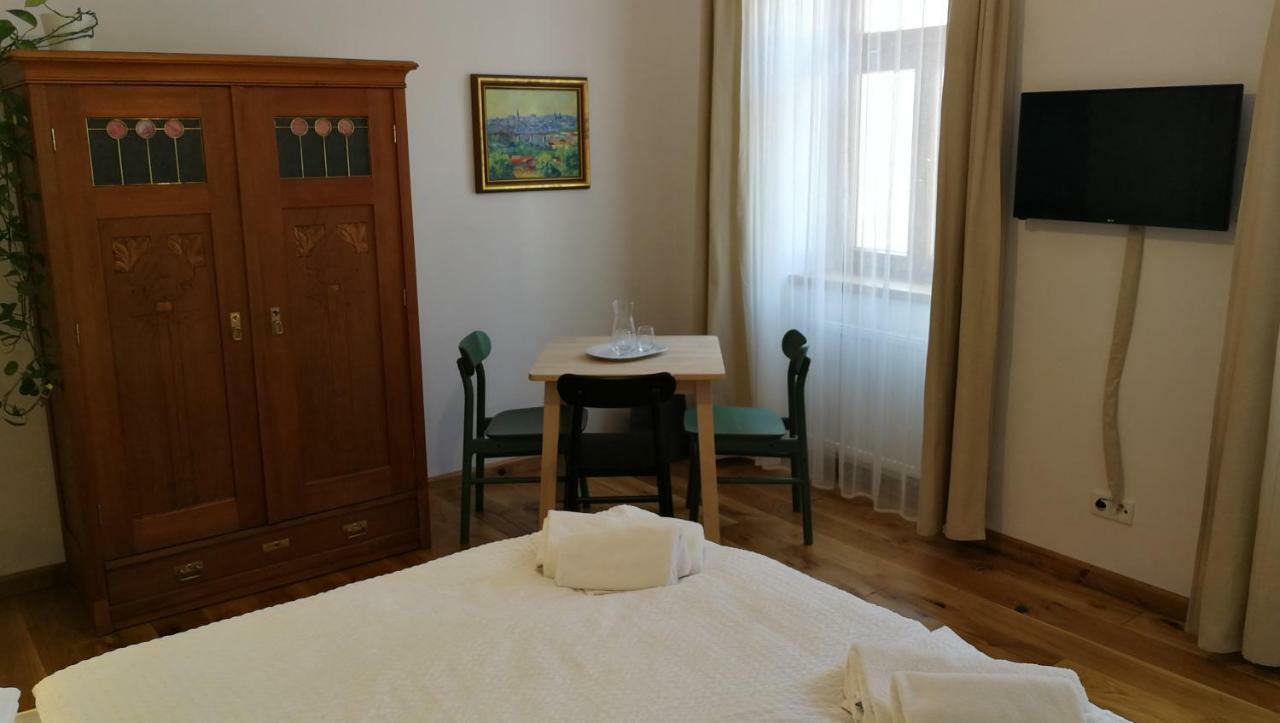 Penzion Stastny Medved Znojmo Exterior photo